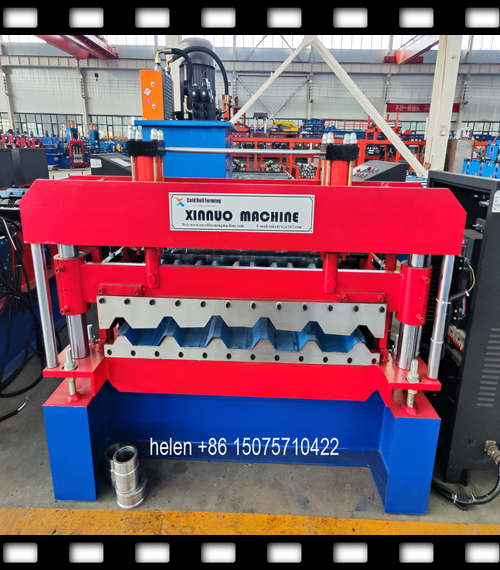 The hydraulic shearing system and heavy-duty guiding pillars of the sheet forming machine
