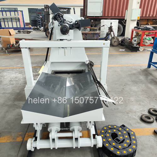 Hydraulic uncoiler of the metal corrugated tile roll forming machine for smooth and safe material loading