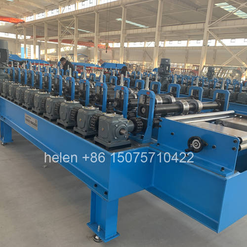 Entire production line layout of the color steel corrugated iron sheet making machine including the chain drive system